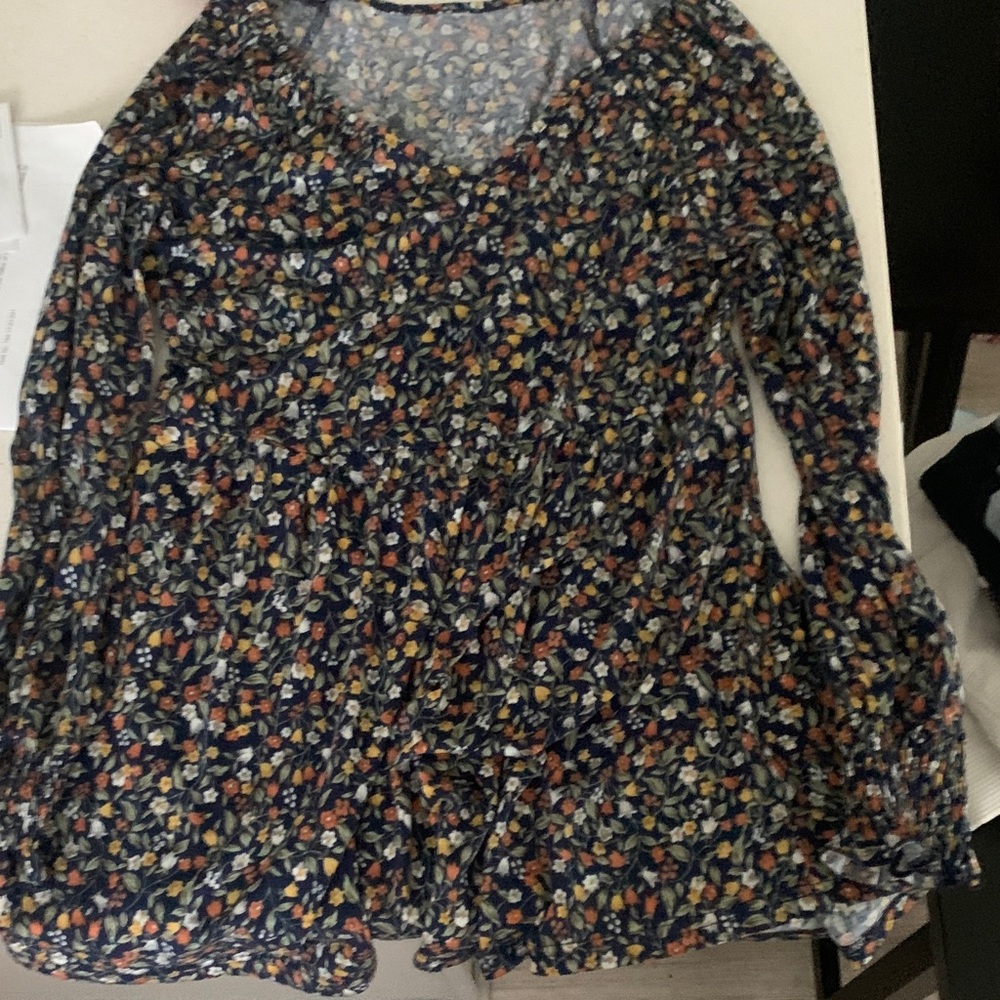Elegant Floral V-Neck Blouse